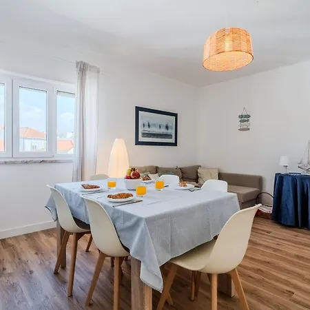 Casa Do Terraco - Center Of Santa Cruz With Sea View * Silveira (Lisbon)